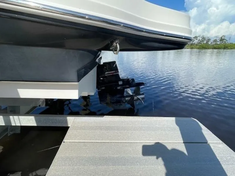 Slide: The Image of Sea Ray 220 Sundeck 2003 - 5650882