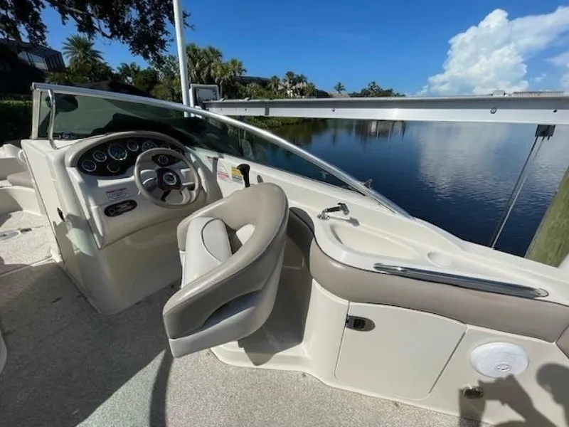 Slide: The Image of Sea Ray 220 Sundeck 2003 - 5650859