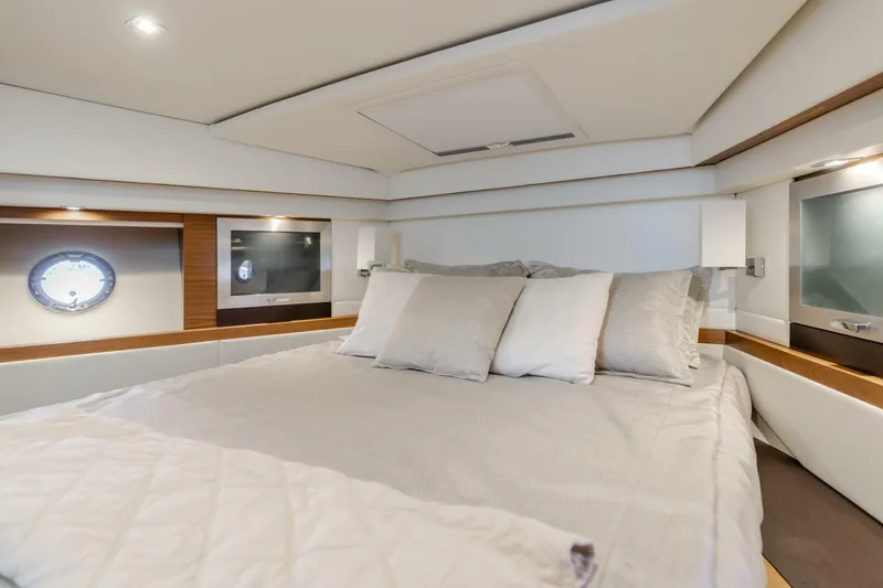 Slide: The Image of Tiara F44 Flybridge 2018 - 5533635