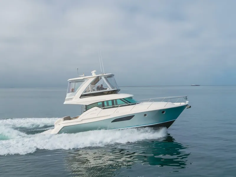 Slide: The Image of Tiara F44 Flybridge 2018 - 5533665