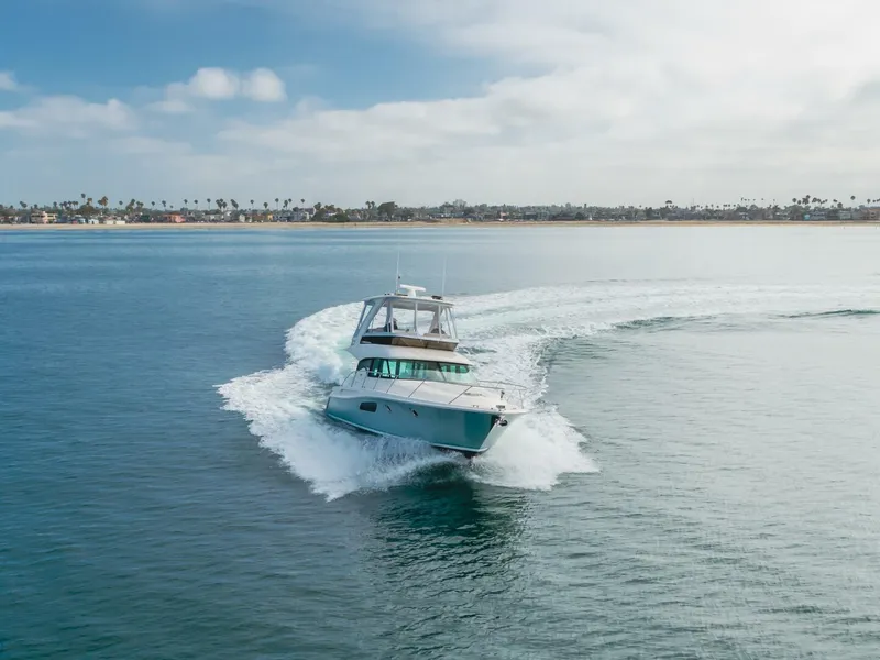 Slide: The Image of Tiara F44 Flybridge 2018 - 5533668