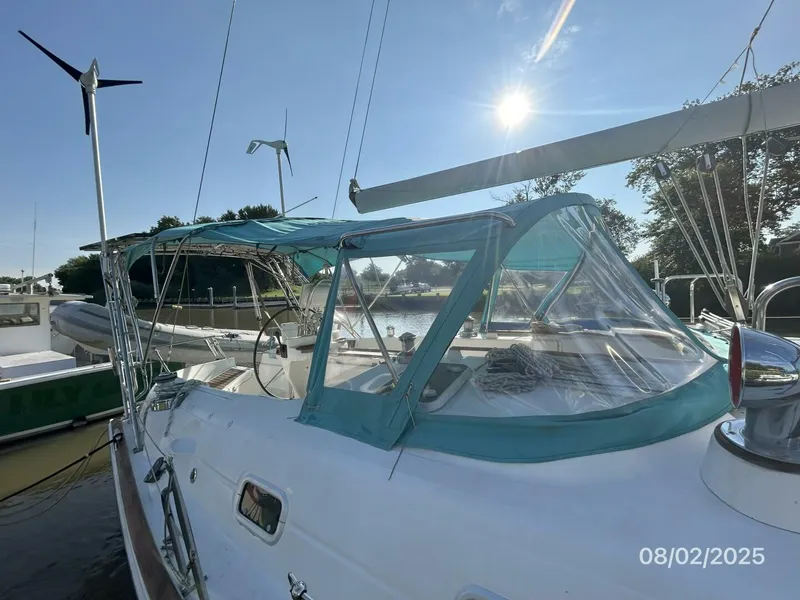 Slide: The Image of 46' Beneteau dodger-bimini - 5533566