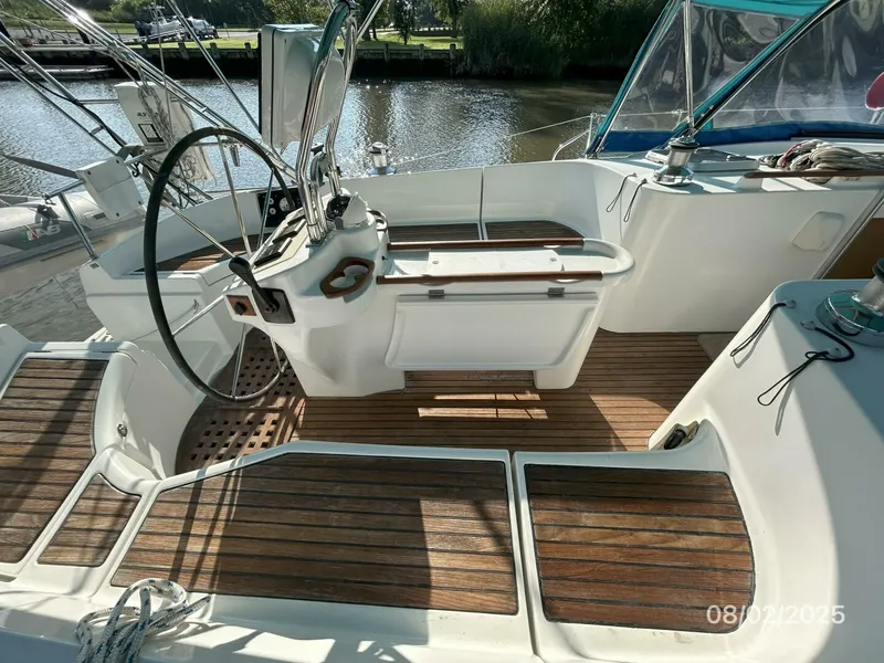Slide: The Image of 46' Beneteau cockpit port - 5533561