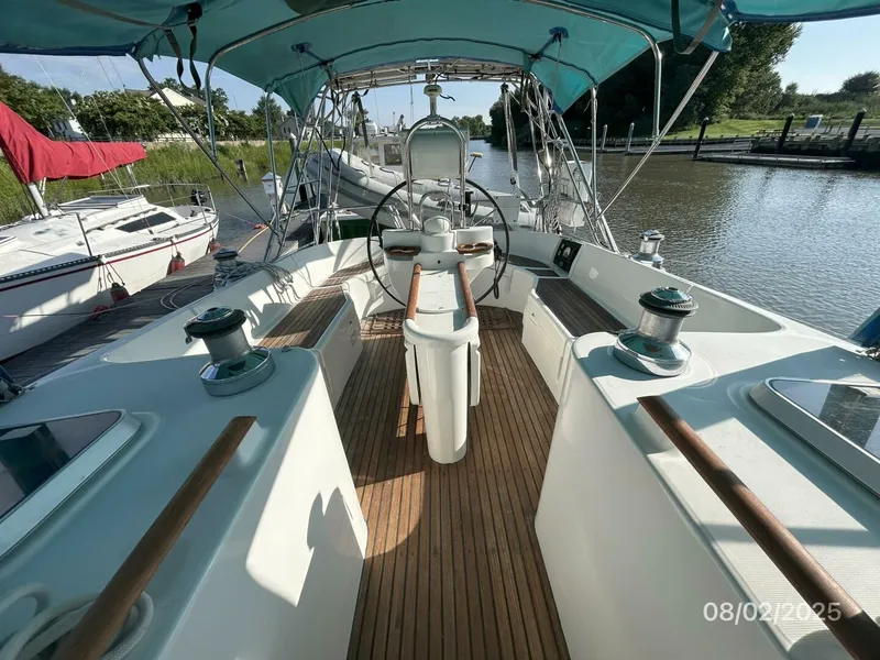 Slide: The Image of 46' Beneteau cockpit aft - 5533555