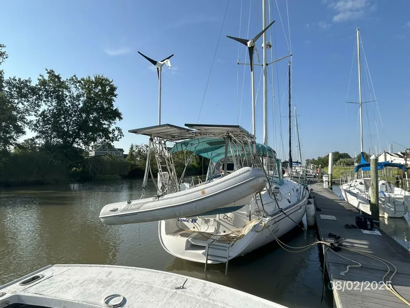 Slide: The Image of 46' Beneteau aft profile - 5533544