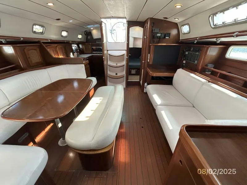 Slide: The Image of 46' Beneteau salon aft - 5533584