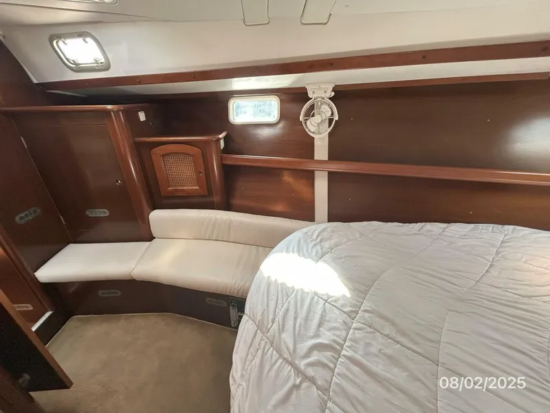 Slide: The Image of 46' Beneteau forward stateroom port - 5533573