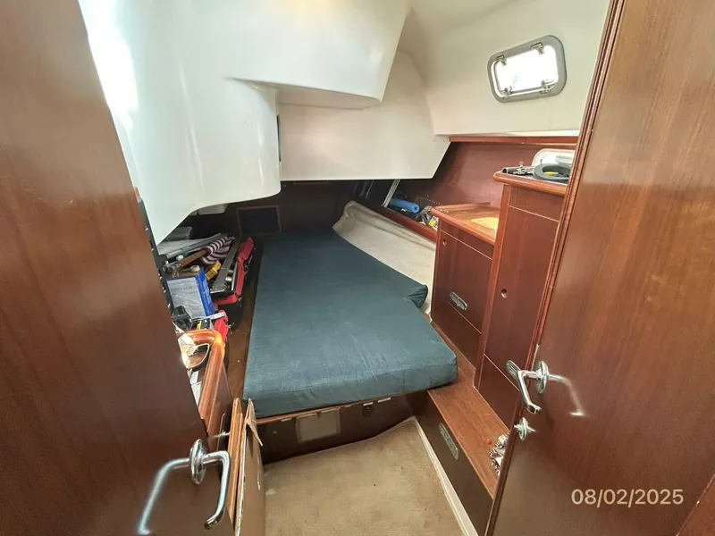 Slide: The Image of 46' Beneteau aft stateroom - 5533545