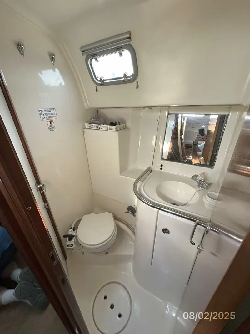 Slide: The Image of 46' Beneteau aft head - 5533543