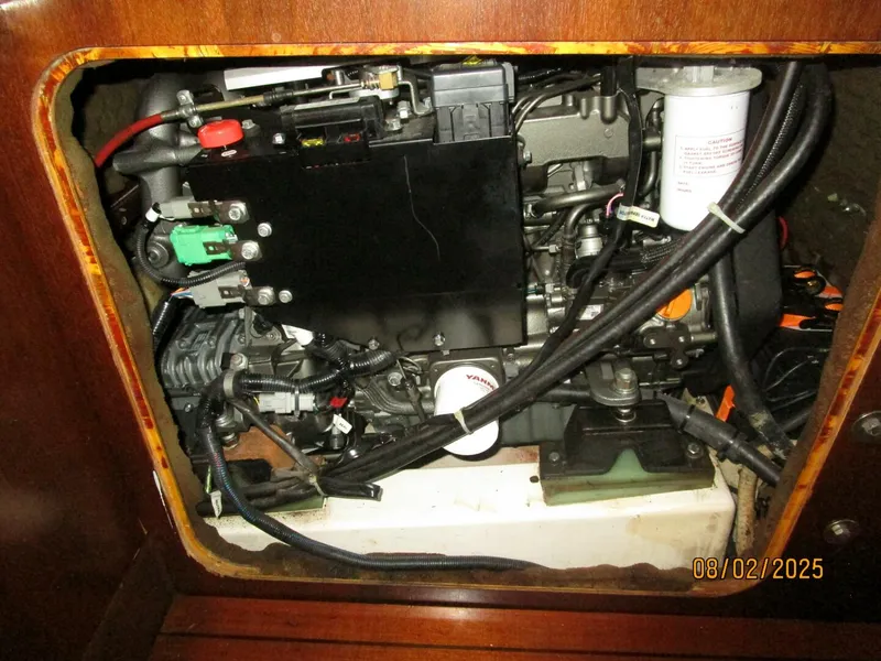 Slide: The Image of 46' Beneteau auxiliary access2 - 5533549