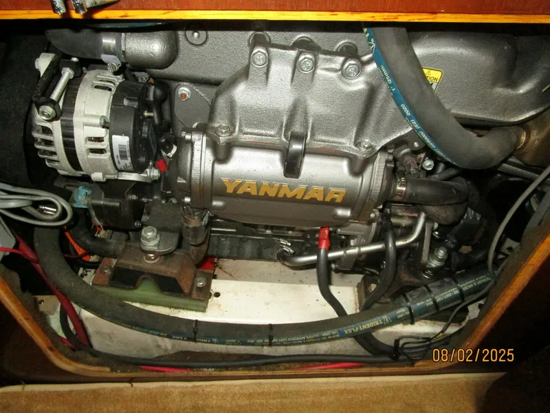 Slide: The Image of 46' Beneteau auxiliary access3 - 5533550