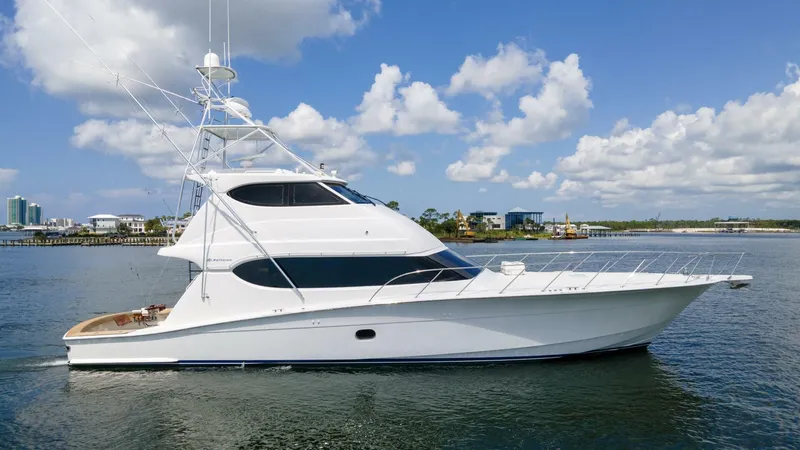 The Image of 2007 68 Hatteras 68 Enclosed Bridge REFUGE Starboard Profile (1) - 5533603