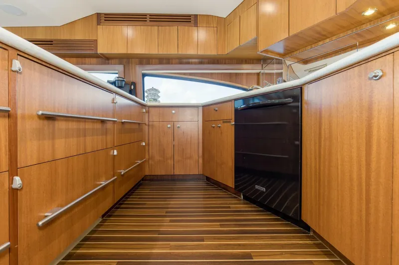 Slide: The Image of 2007 68 Hatteras 68 Enclosed Bridge REFUGE Galley  (2) - 5533612