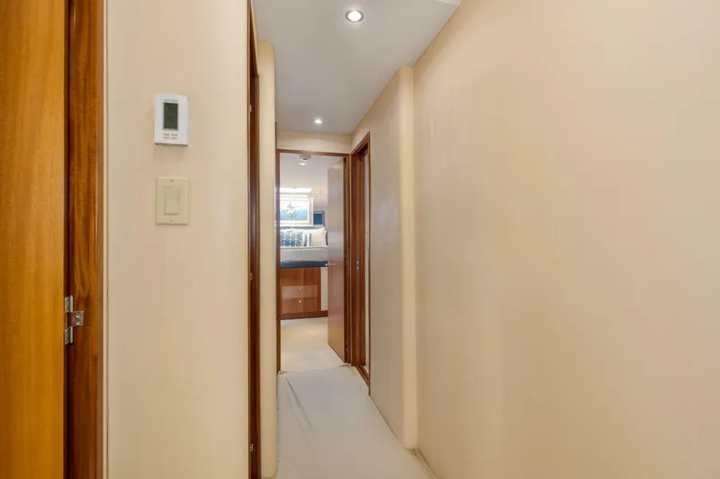 Slide: The Image of 2007 68 Hatteras 68 Enclosed Bridge REFUGE Companionway - 5533618