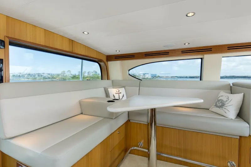 Slide: The Image of 2007 68 Hatteras 68 Enclosed Bridge REFUGE Enclosed Flybridge (2) - 5535623