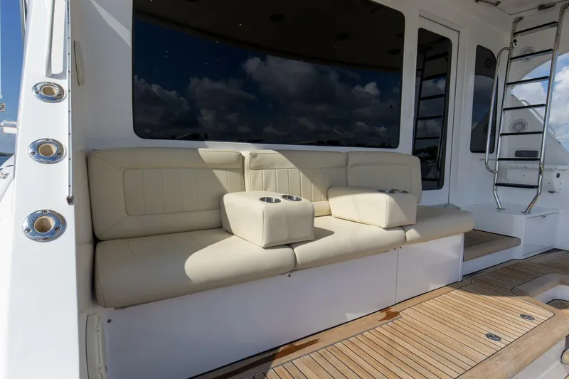 Slide: The Image of 2007 68 Hatteras 68 Enclosed Bridge REFUGE Cockpit  (11) - 5535638