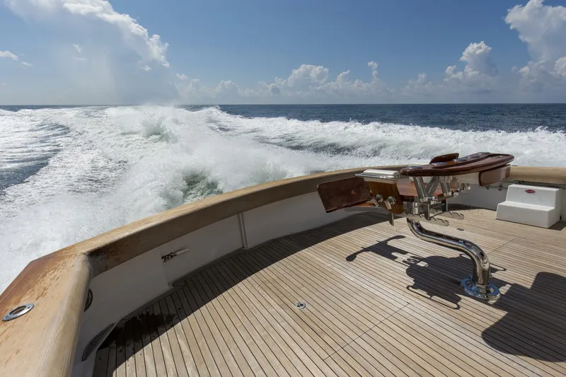 Slide: The Image of 2007 68 Hatteras 68 Enclosed Bridge REFUGE Cockpit  (12) - 5535639