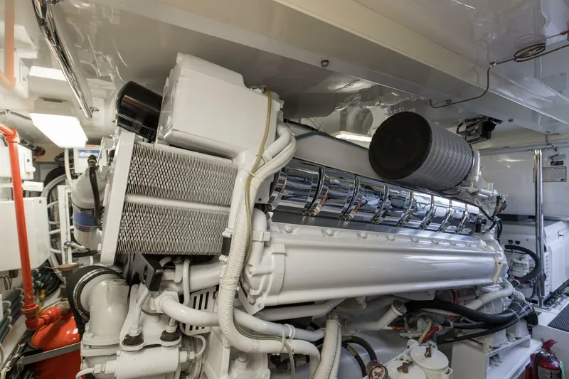 Slide: The Image of 2007 68 Hatteras 68 Enclosed Bridge REFUGE Engine Room (1) - 5535652