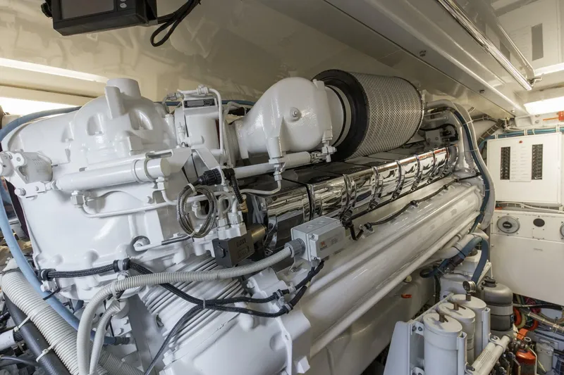 Slide: The Image of 2007 68 Hatteras 68 Enclosed Bridge REFUGE Engine Room (4) - 5535655