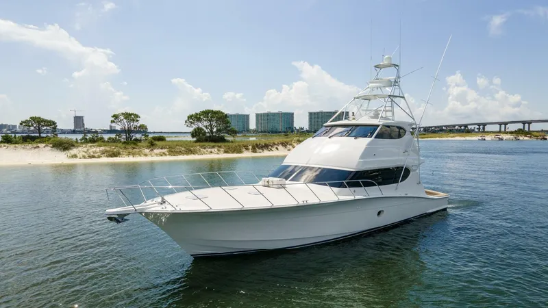 Slide: The Image of 2007 68 Hatteras 68 Enclosed Bridge REFUGE Exterior Profile (4) - 5539517