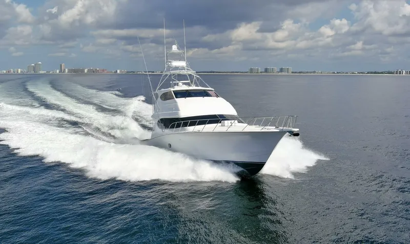 Slide: The Image of 2007 68 Hatteras 68 Enclosed Bridge REFUGE Running Profile (6) - 5539525