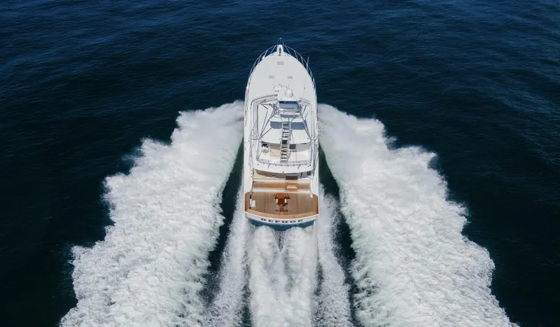 Slide: The Image of 2007 68 Hatteras 68 Enclosed Bridge REFUGE Running Profile (7) - 5539526