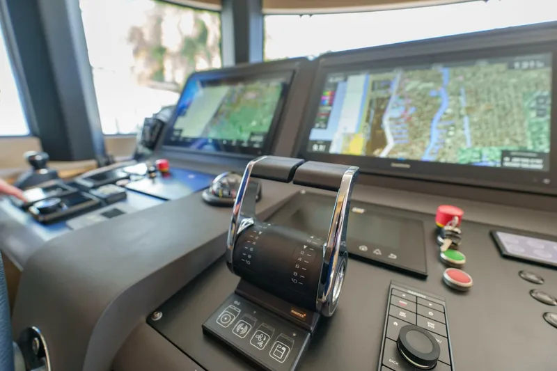 Slide: The Image of Sirena 64 2020 - 5603890