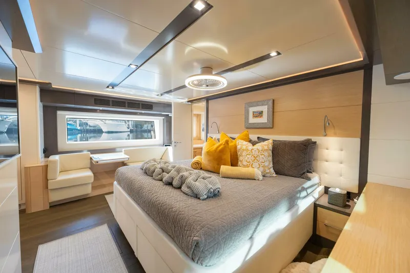 Slide: The Image of Sirena 64 2020 - 5603899