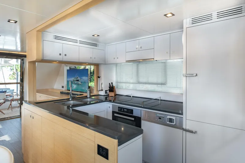 Slide: The Image of Sirena 64 2020 - 5603885