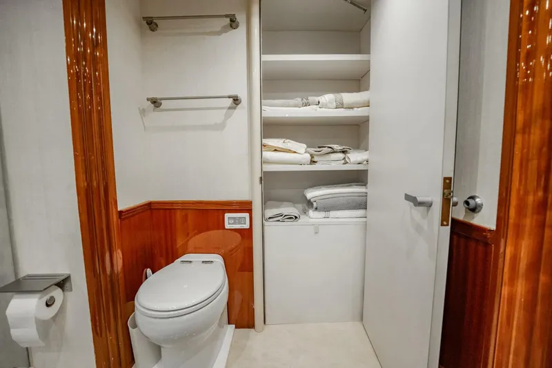 Slide: The Image of Lazzara Yachts 80 EB 2003 - 5607631