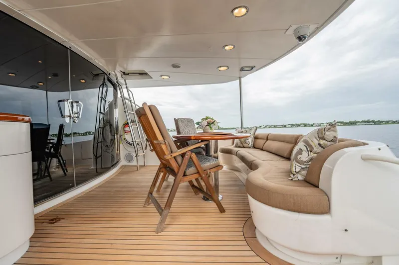 Slide: The Image of Lazzara Yachts 80 EB 2003 - 5607642