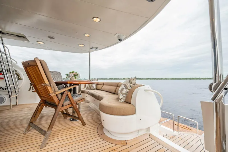 Slide: The Image of Lazzara Yachts 80 EB 2003 - 5607645