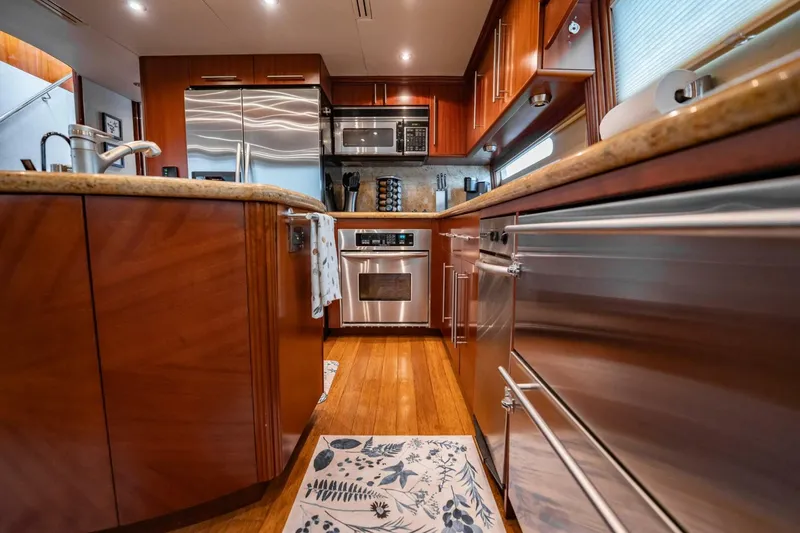 Slide: The Image of Lazzara Yachts 80 EB 2003 - 5607490