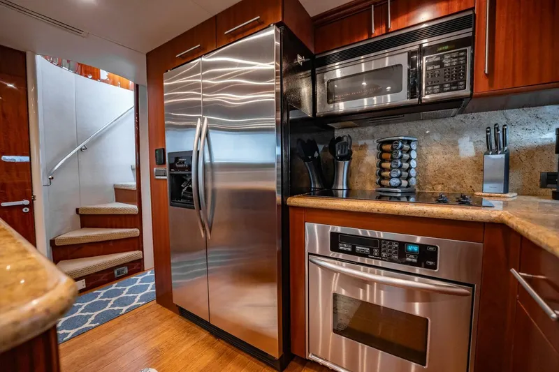 Slide: The Image of Lazzara Yachts 80 EB 2003 - 5607499