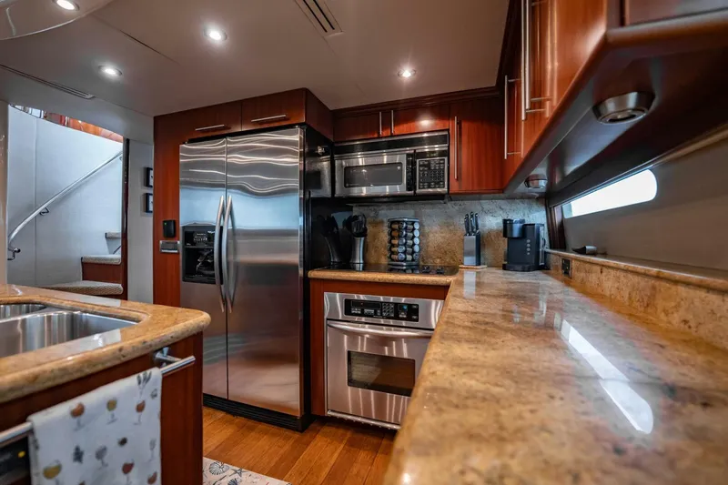 Slide: The Image of Lazzara Yachts 80 EB 2003 - 5607505