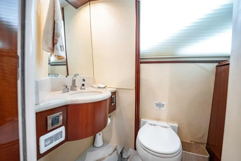 Slide: The Image of Lazzara Yachts 80 EB 2003 - 5607506