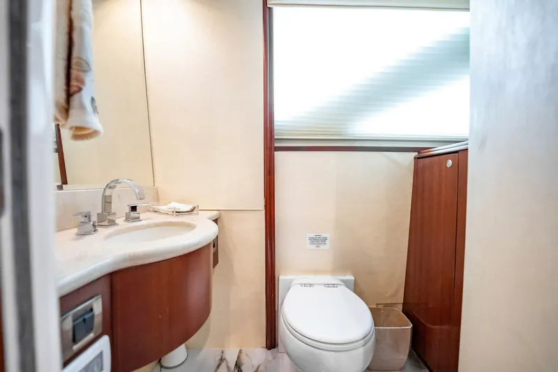 Slide: The Image of Lazzara Yachts 80 EB 2003 - 5607507