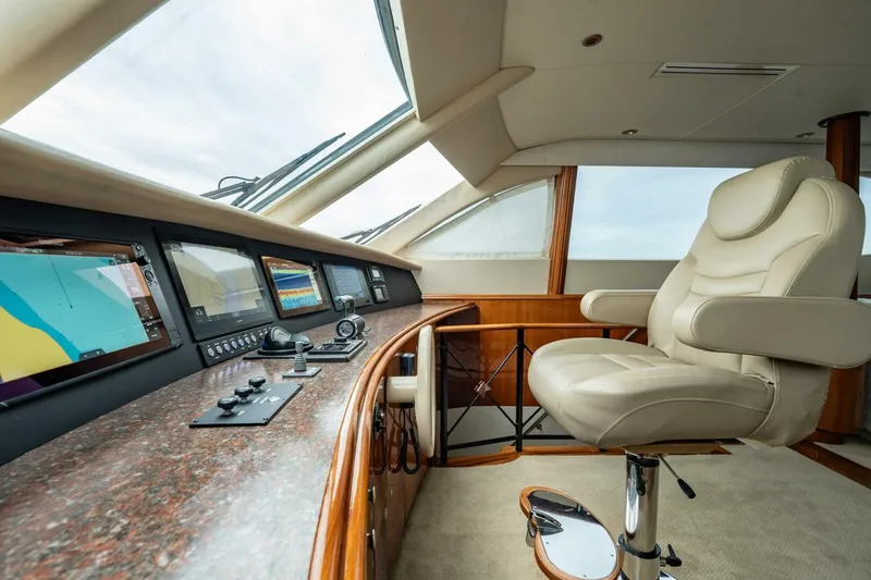 Slide: The Image of Lazzara Yachts 80 EB 2003 - 5607561