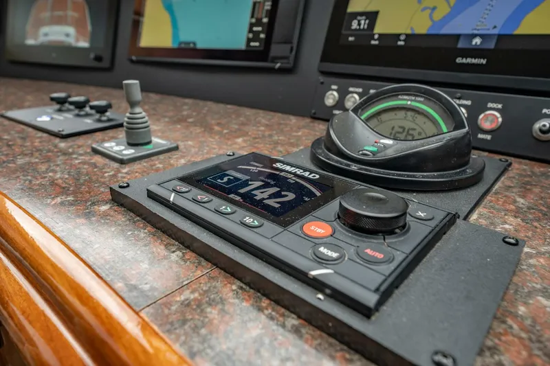 Slide: The Image of Lazzara Yachts 80 EB 2003 - 5607571