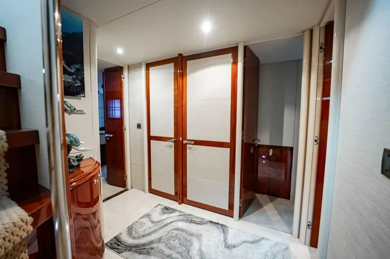 Slide: The Image of Lazzara Yachts 80 EB 2003 - 5607588