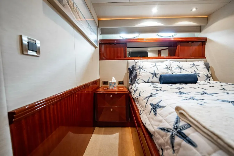 Slide: The Image of Lazzara Yachts 80 EB 2003 - 5607593