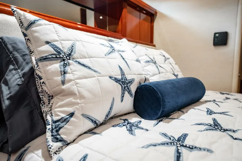 Slide: The Image of Lazzara Yachts 80 EB 2003 - 5607595