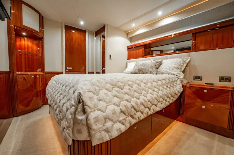 Slide: The Image of Lazzara Yachts 80 EB 2003 - 5607603