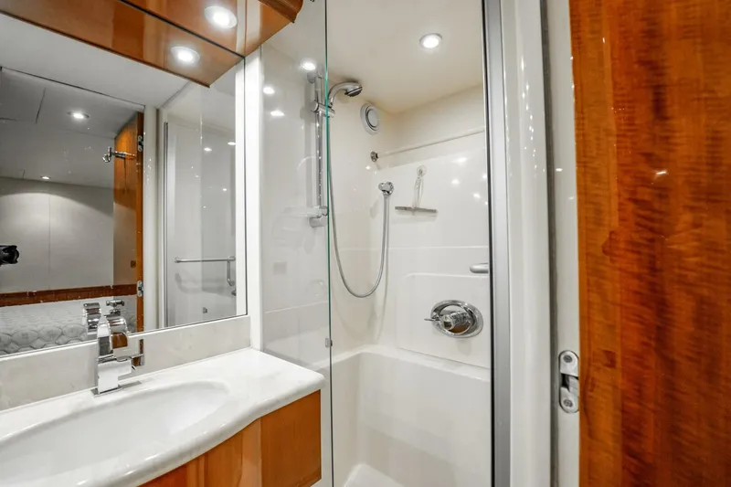 Slide: The Image of Lazzara Yachts 80 EB 2003 - 5607608