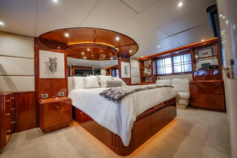 Slide: The Image of Lazzara Yachts 80 EB 2003 - 5607610