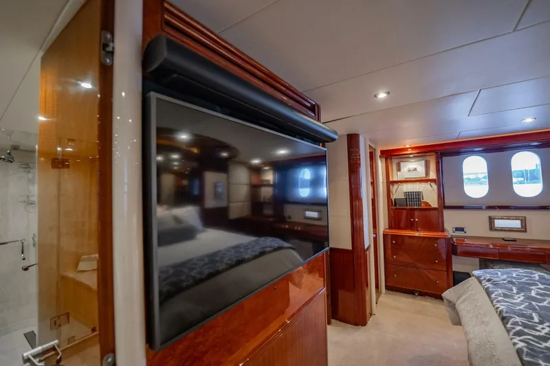 Slide: The Image of Lazzara Yachts 80 EB 2003 - 5607625