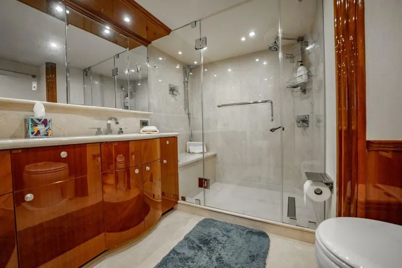 Slide: The Image of Lazzara Yachts 80 EB 2003 - 5607629