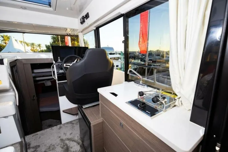 Slide: The Image of Jeanneau 895 Sport S 2 2025 - 5536101