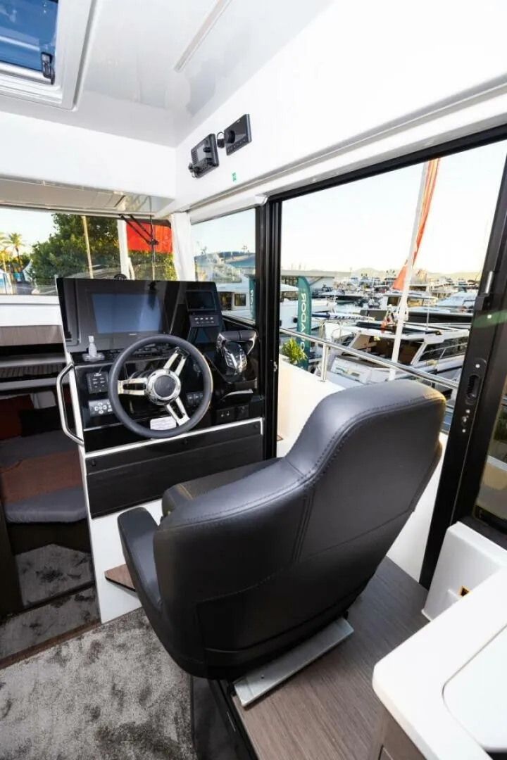 Slide: The Image of Jeanneau 895 Sport S 2 2025 - 5536104