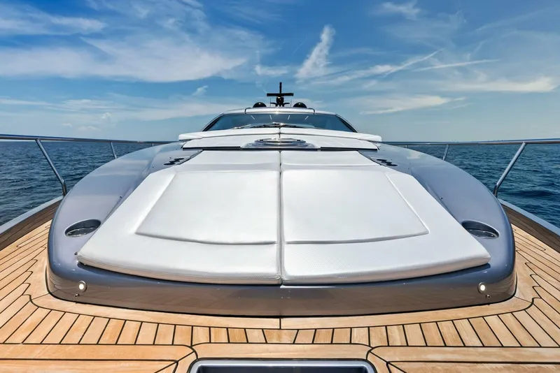 Slide: The Image of 2024 Pershing 6X Bow Sundeck - 5536201